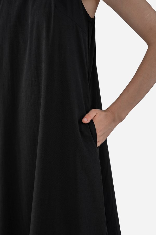 Quieva Dress